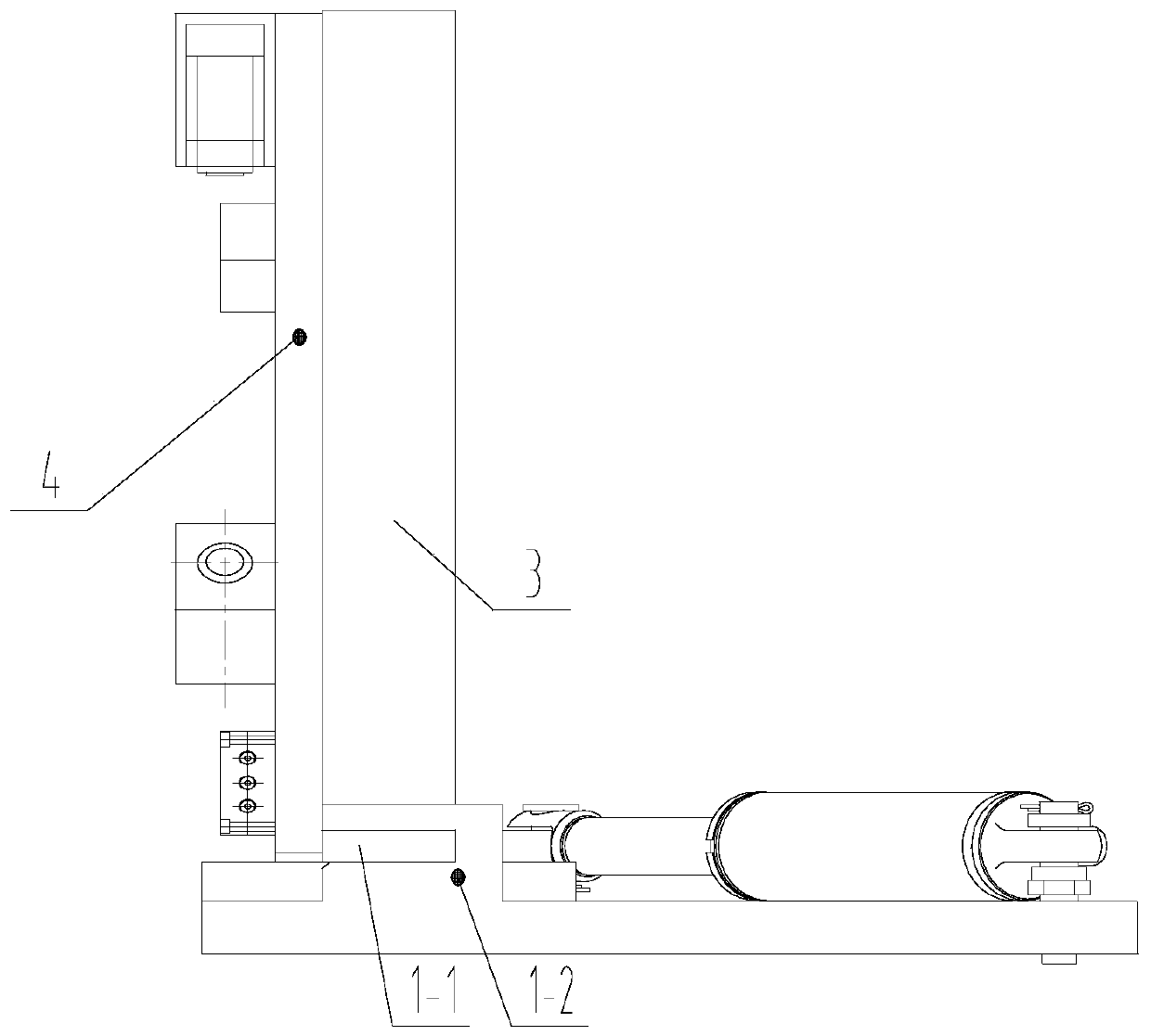 Self-centering rotating fully enclosed center frame