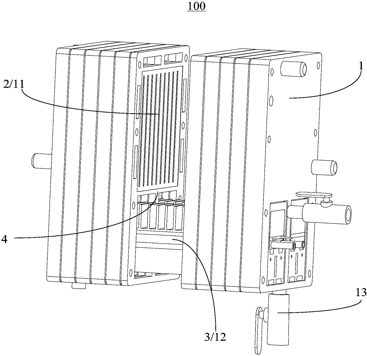 Proton exchange membrane fuel cell capable of preventing accumulated water