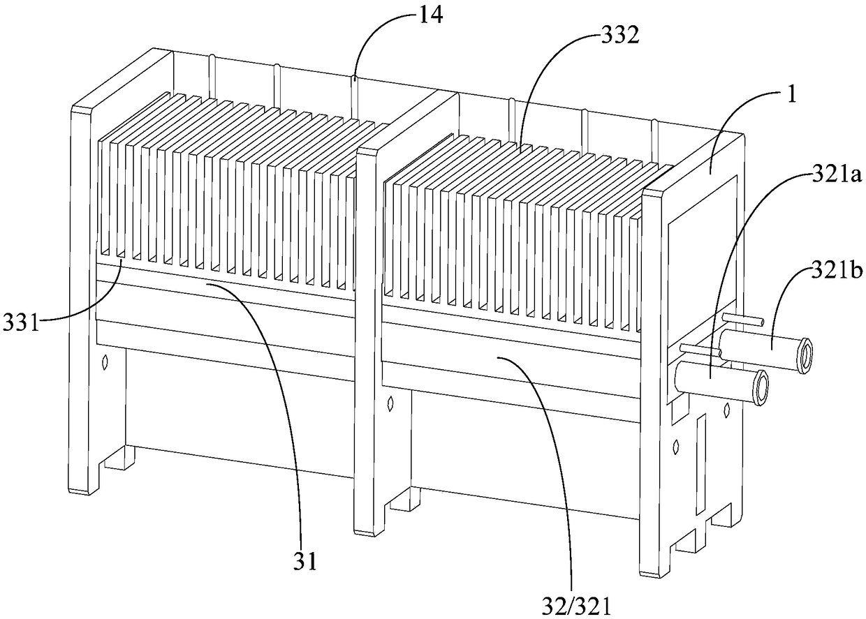 Proton exchange membrane fuel cell capable of preventing accumulated water