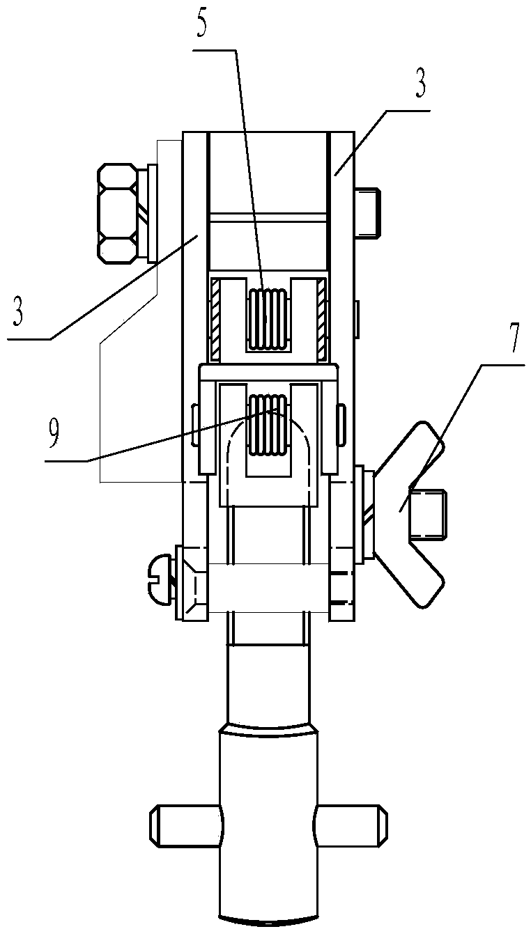 Low-voltage grounding wire clamp for compact electrical structure