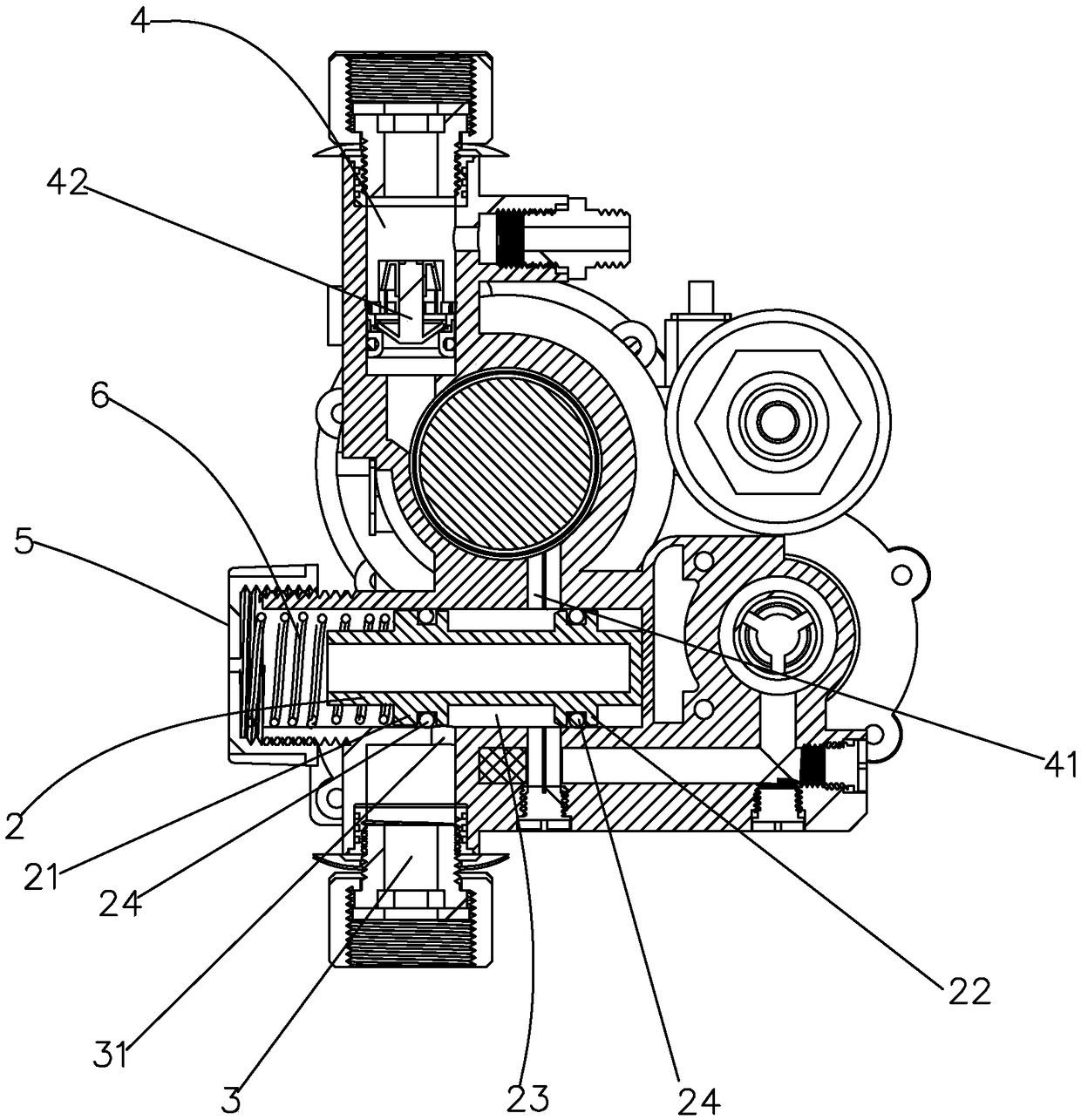 Automatic adjusting pressure reducer