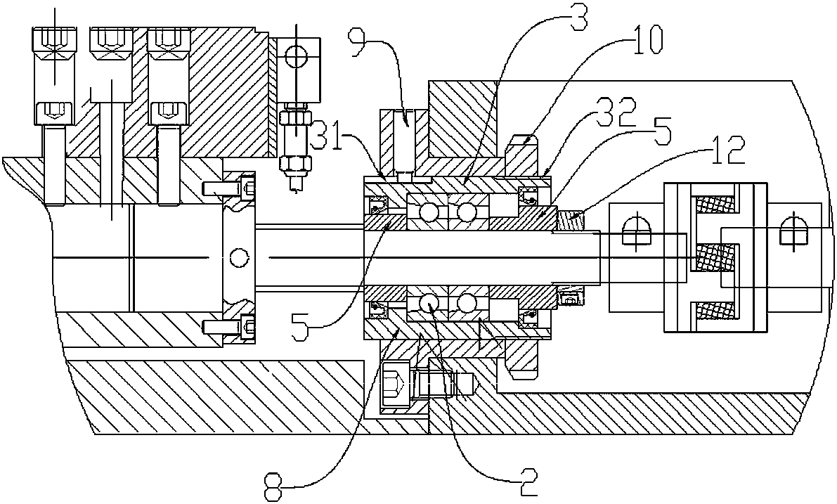 A screw rod pre-stretching installation structure