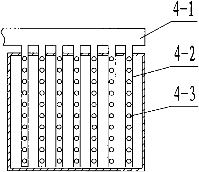 Sorting and grading device of pulsating liquid-solid fluidized bed and method thereof