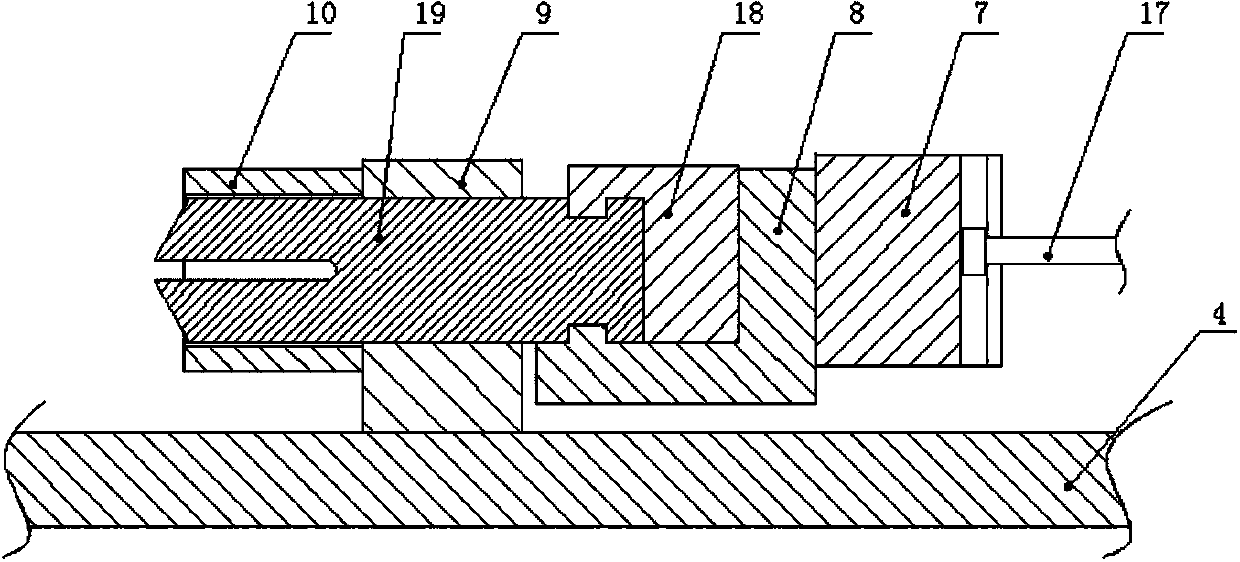 Reaming and claw fixing tool for core body of radiator and using method of reaming and claw fixing tool