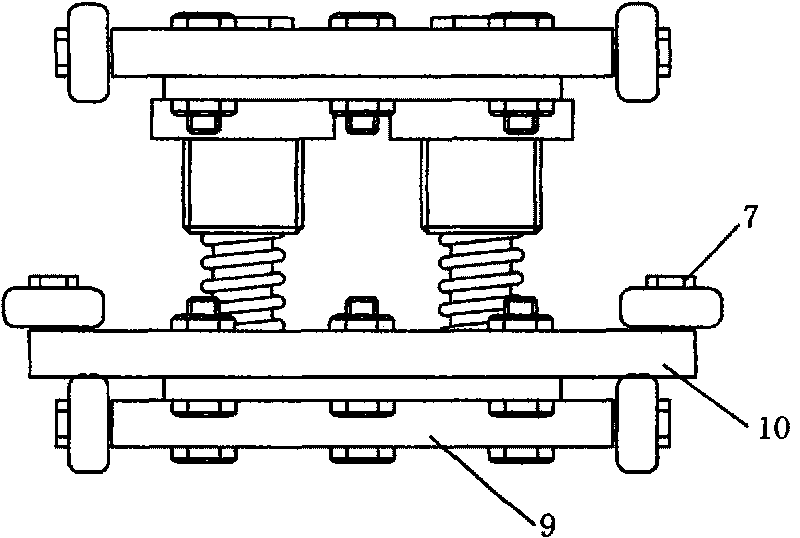 Lifting type manual travelling device