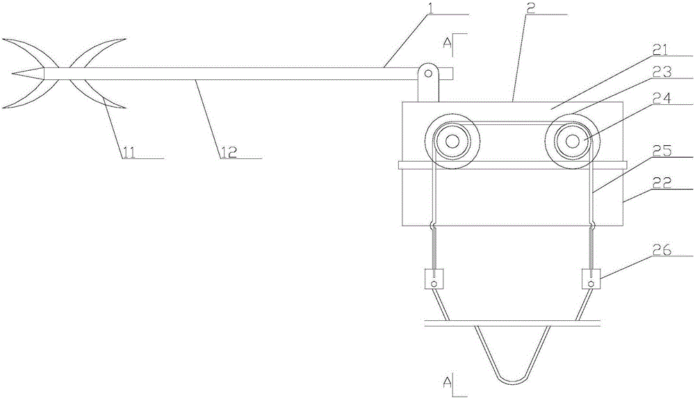 Cleaning device and cleaning method for foreign matters on different-layer overhead cable