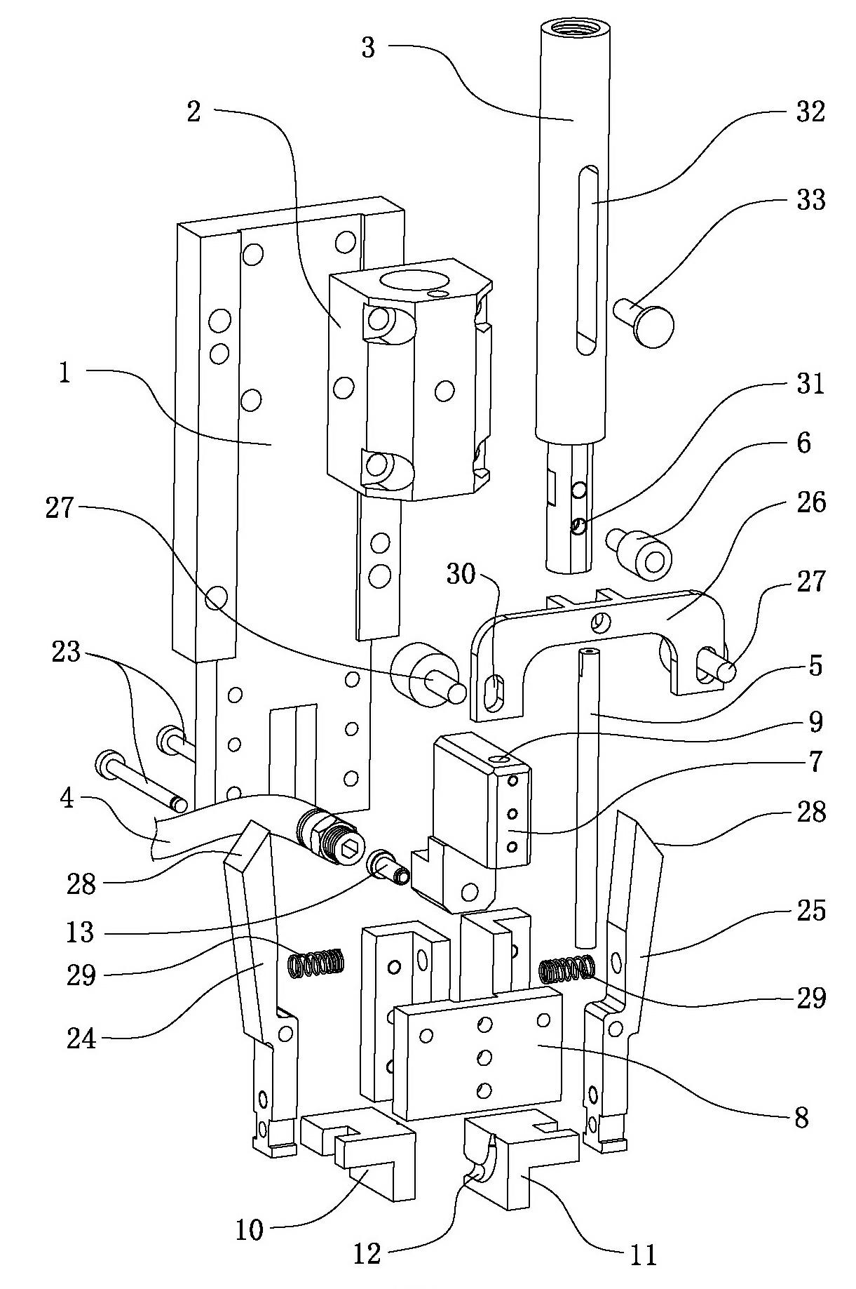 Full-automatic riveting machine