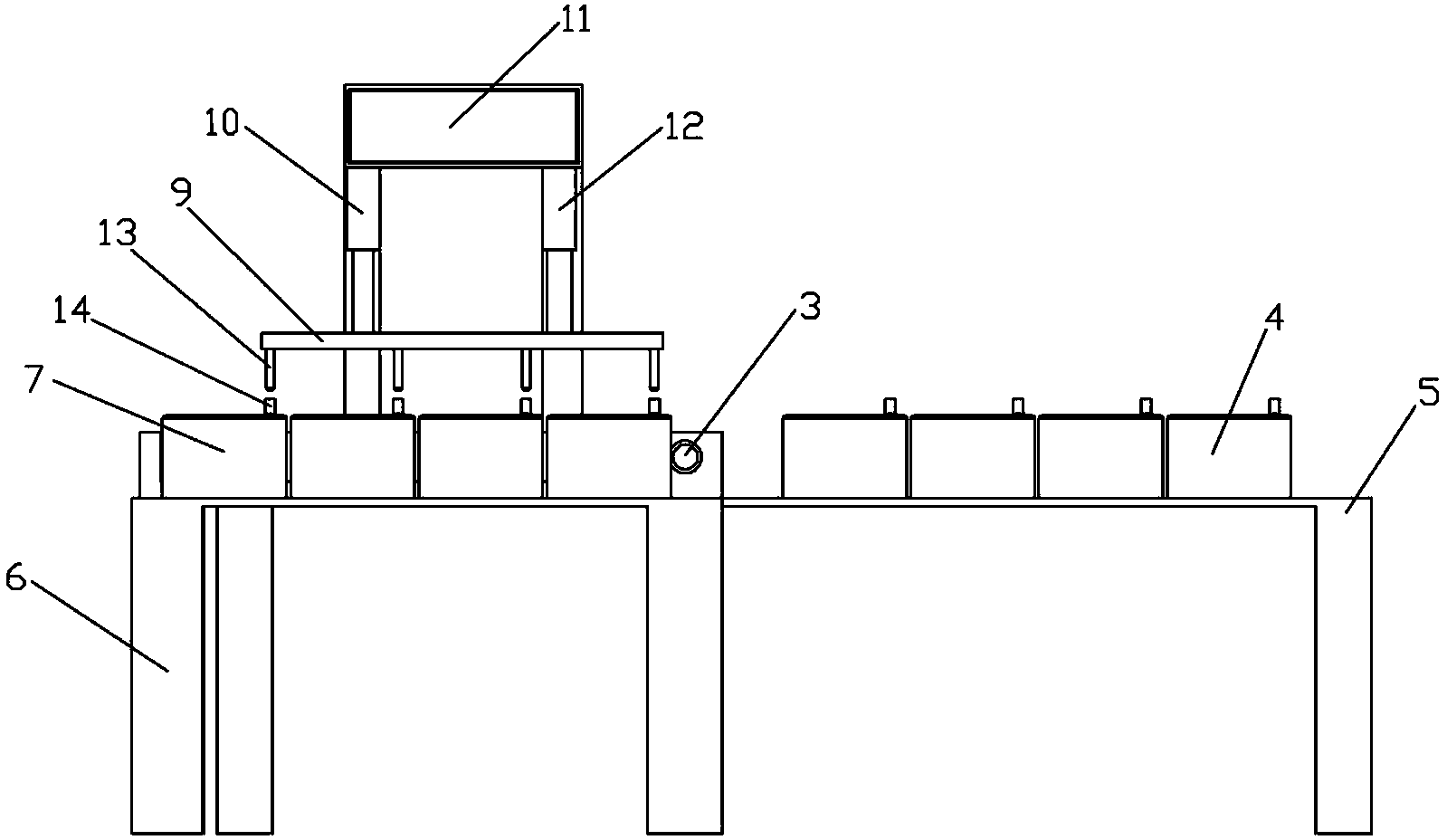 Battery voltage automatic test screening device and method thereof