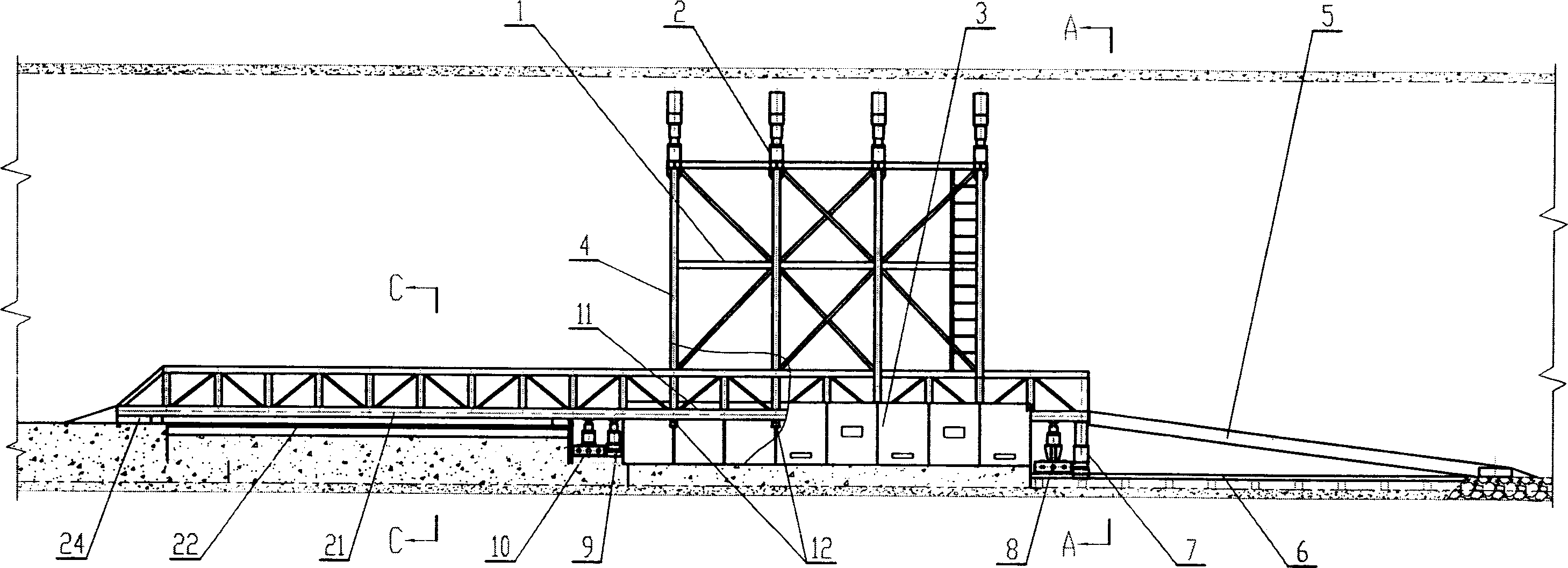 Tunnel overhead arch mould plate trolley possessing floating type traffic under carriage