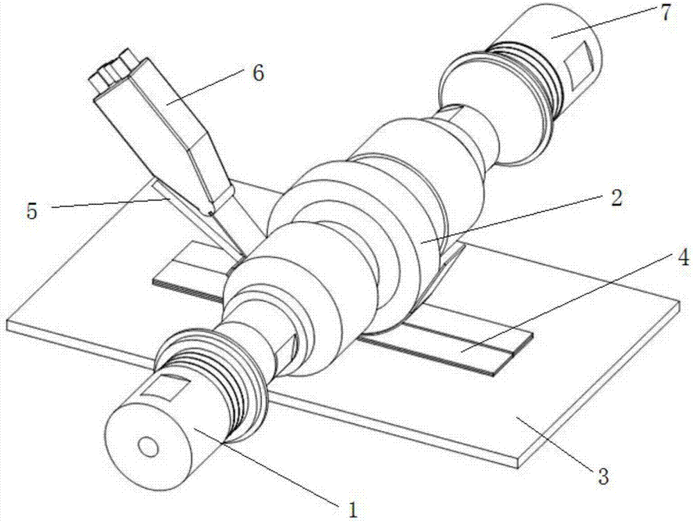 Laser-assisting type ultrasonic additive manufacturing device for metallic foil tape and manufacturing method