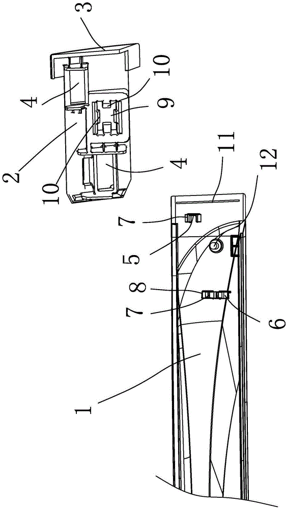 End part improvement structure capable of overcoming thermal expansion and cold contraction of baggage holder