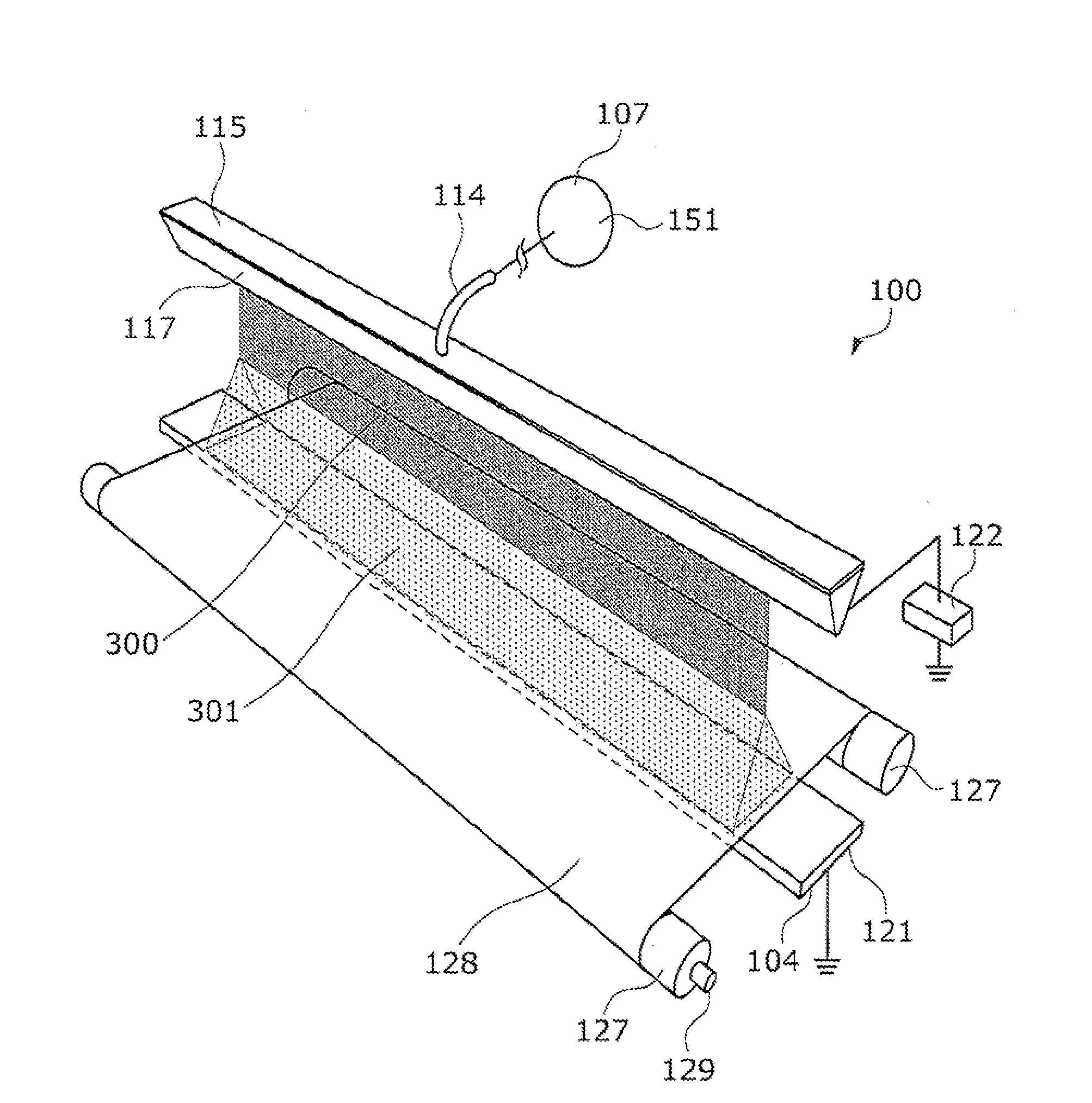 Nanofiber manufacturing apparatus and method of manufacturing nanofibers