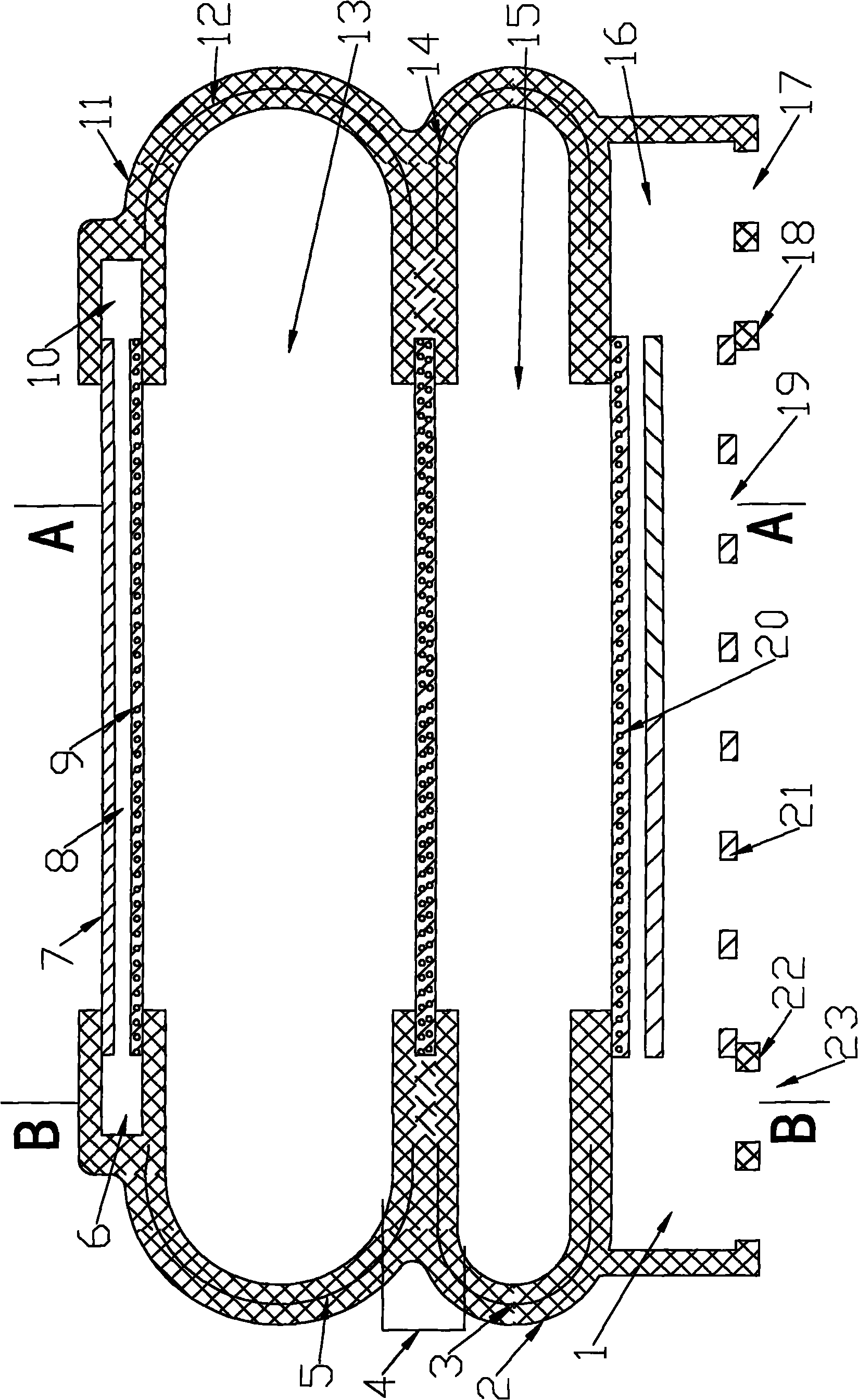 All-plastic pressure-bearing dual-cycle double-barrelled water tank liner