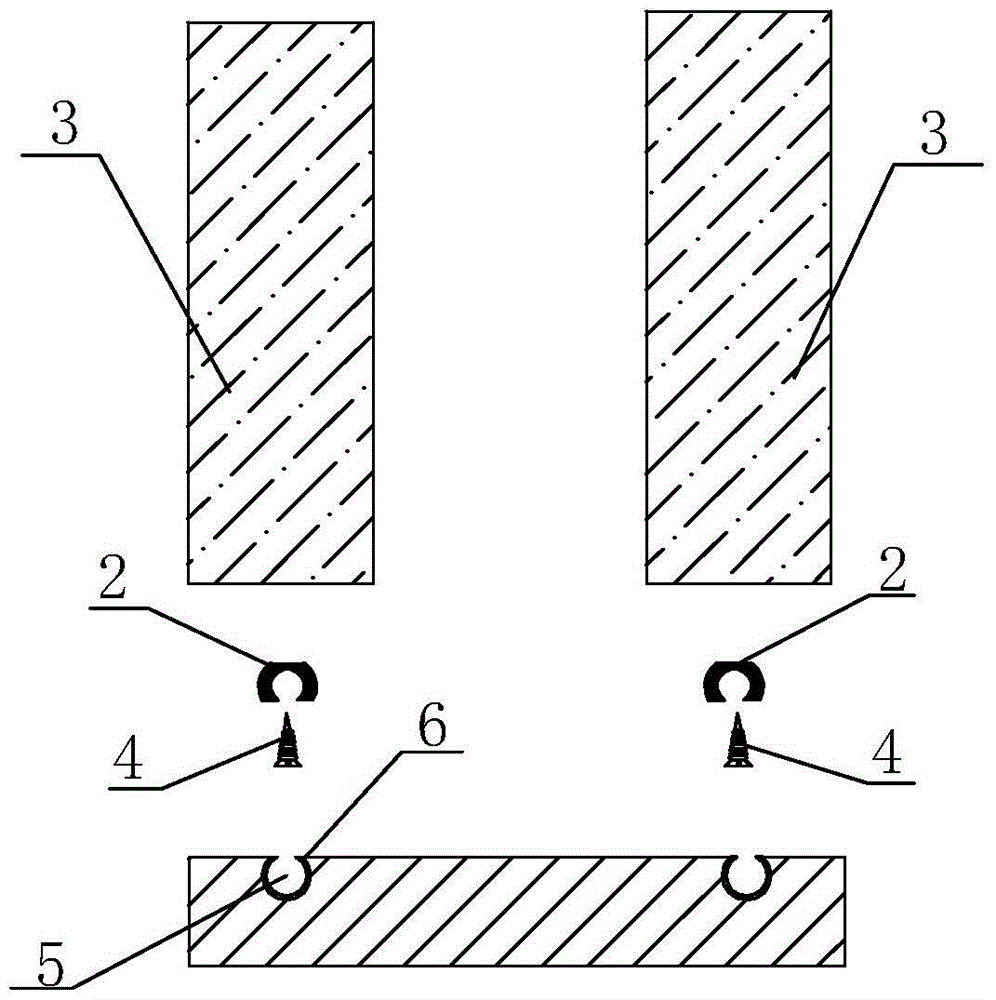 A connection structure between a Roman column decorative strip and furniture