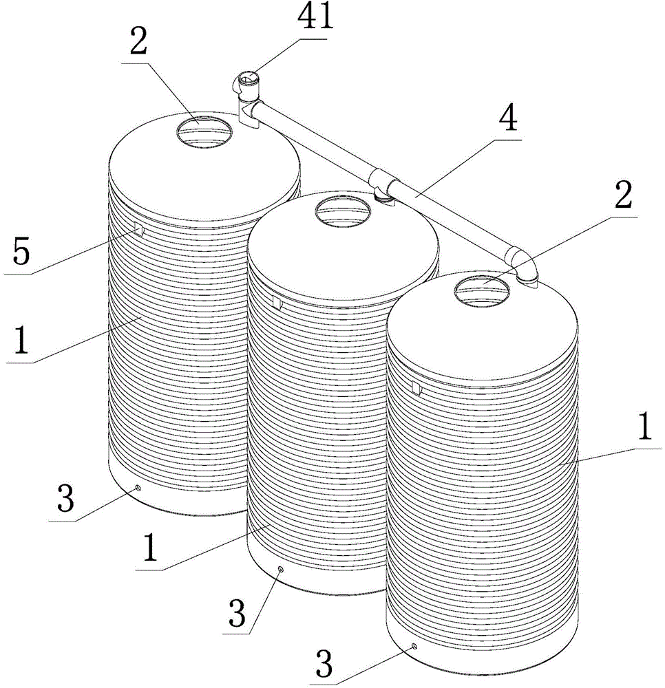 Split overflow preventing water tank