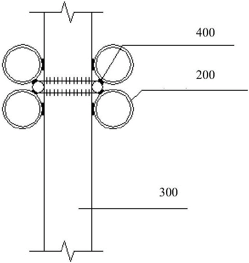 Supporting device used for tunnel primary supporting structure and construction method thereof