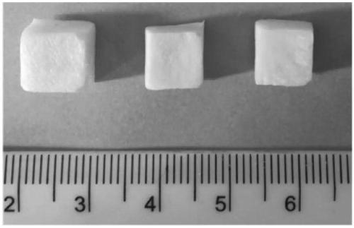 Hydrophobic modification method of sodium alginate sponge as well as product and application thereof