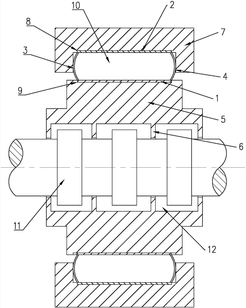 Labyrinth seal device with adjustable seal clearance