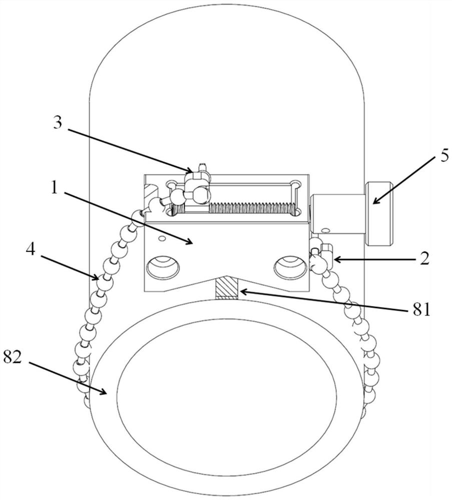 Tightening chain fixing mechanism