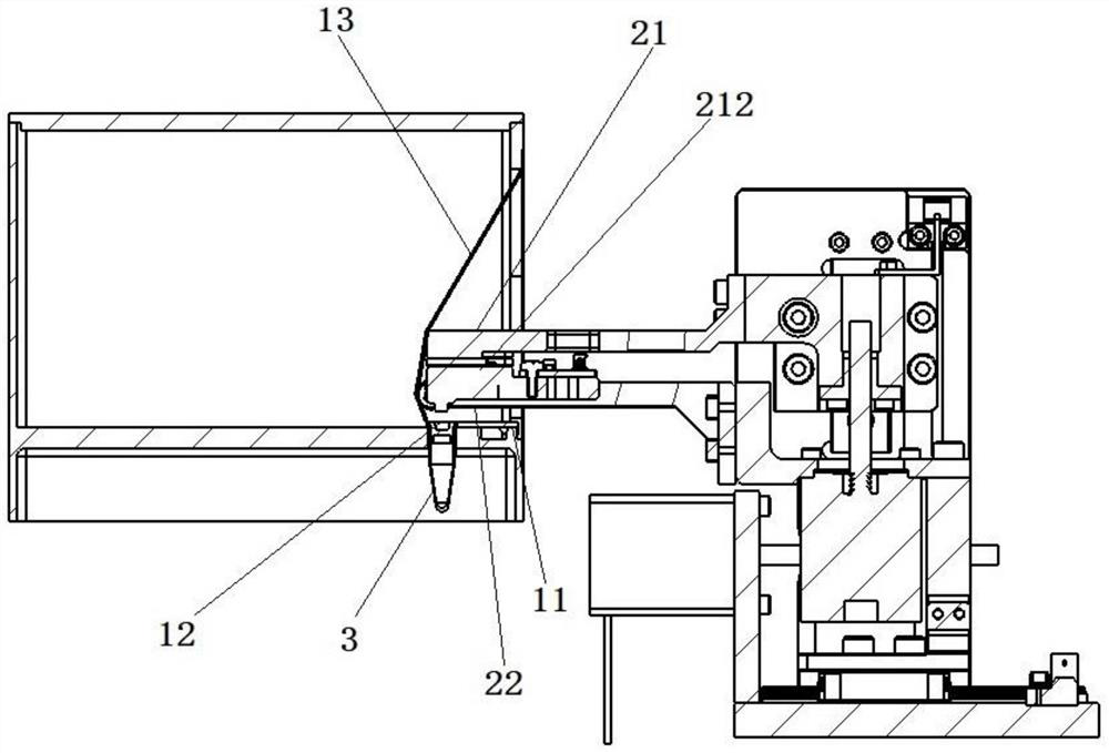 Overturning displacement full-sealing heat cover system and driving method