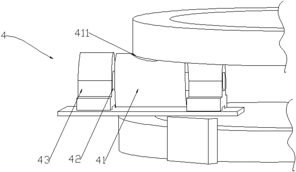 Tracing transmission mechanism suitable for solar concentrating system