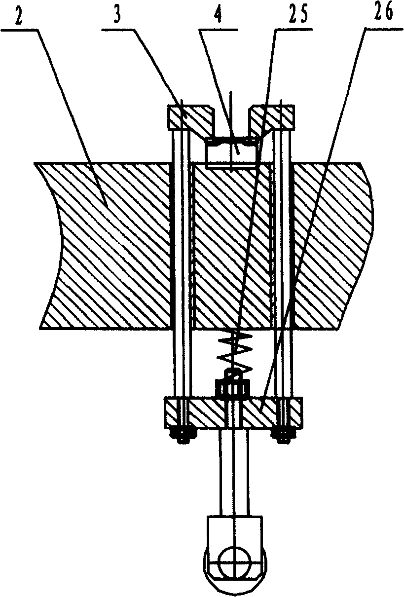 Automatic assembling mechanism for long tail clamp