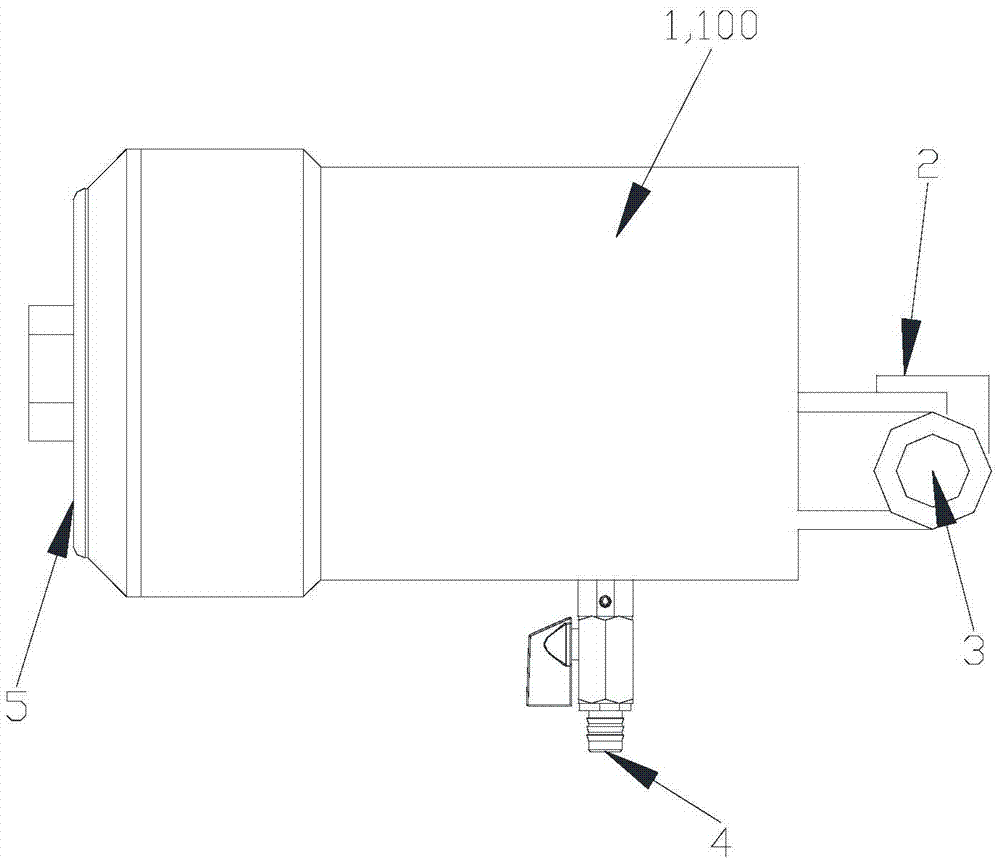 Self-cleaning inlet water filtering apparatus of water heater and water heater