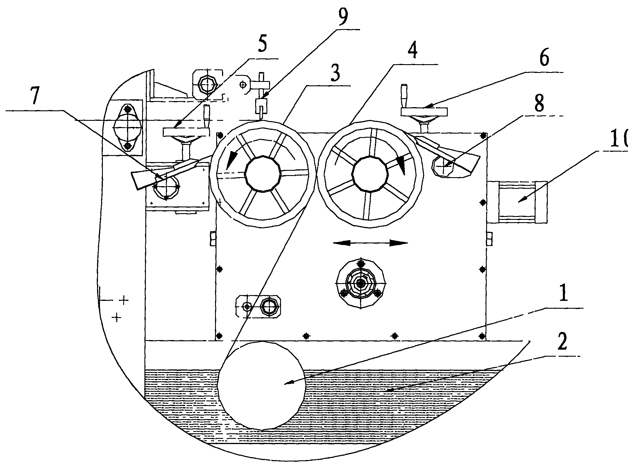 Impregnating and glue squeezing device