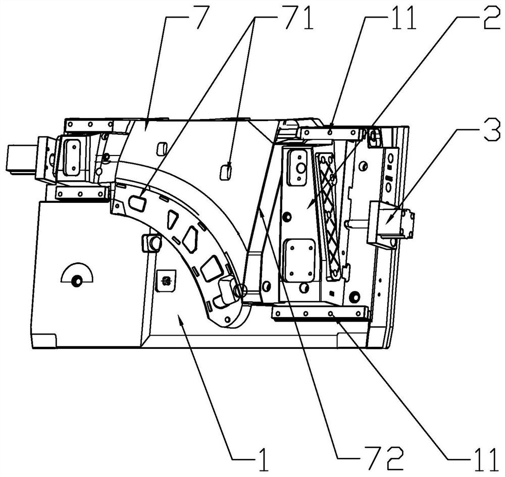 Adjustable angle ejector reverse buckle removing mechanism for injection mold and reverse buckle removing method