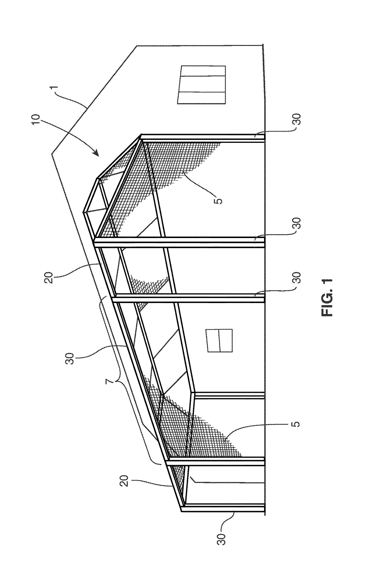 Screen support assembly with wide lateral support efficiency