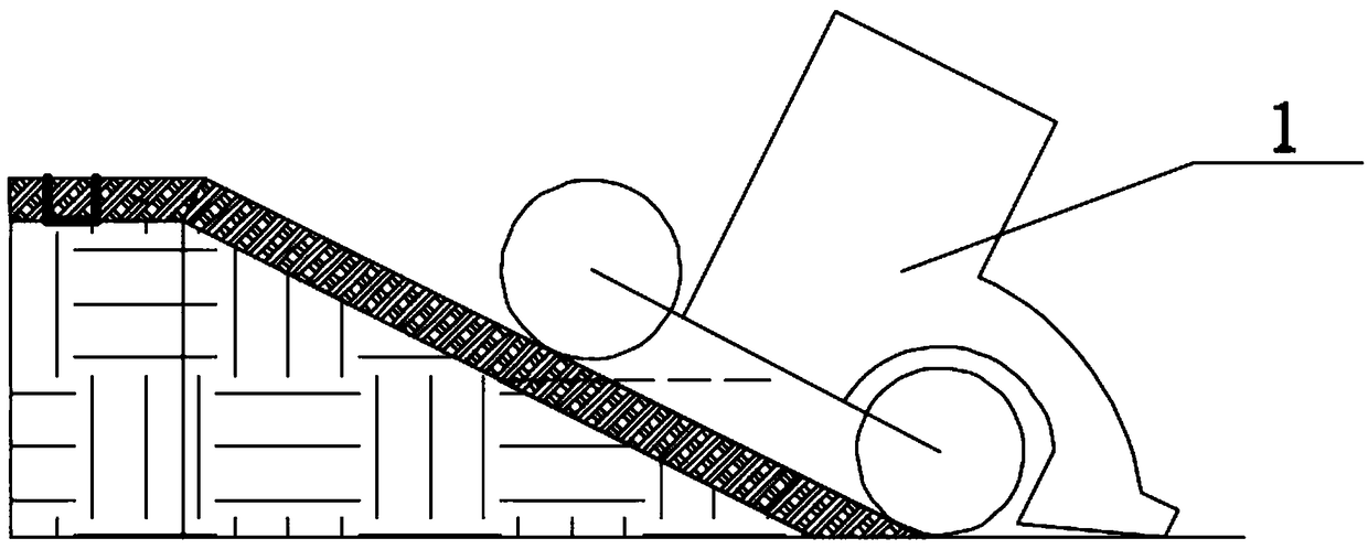 Construction technology for special-arc-shaped lakeshore slope of collapsible loess region through upper-and-lower-layer staggered-distance compaction