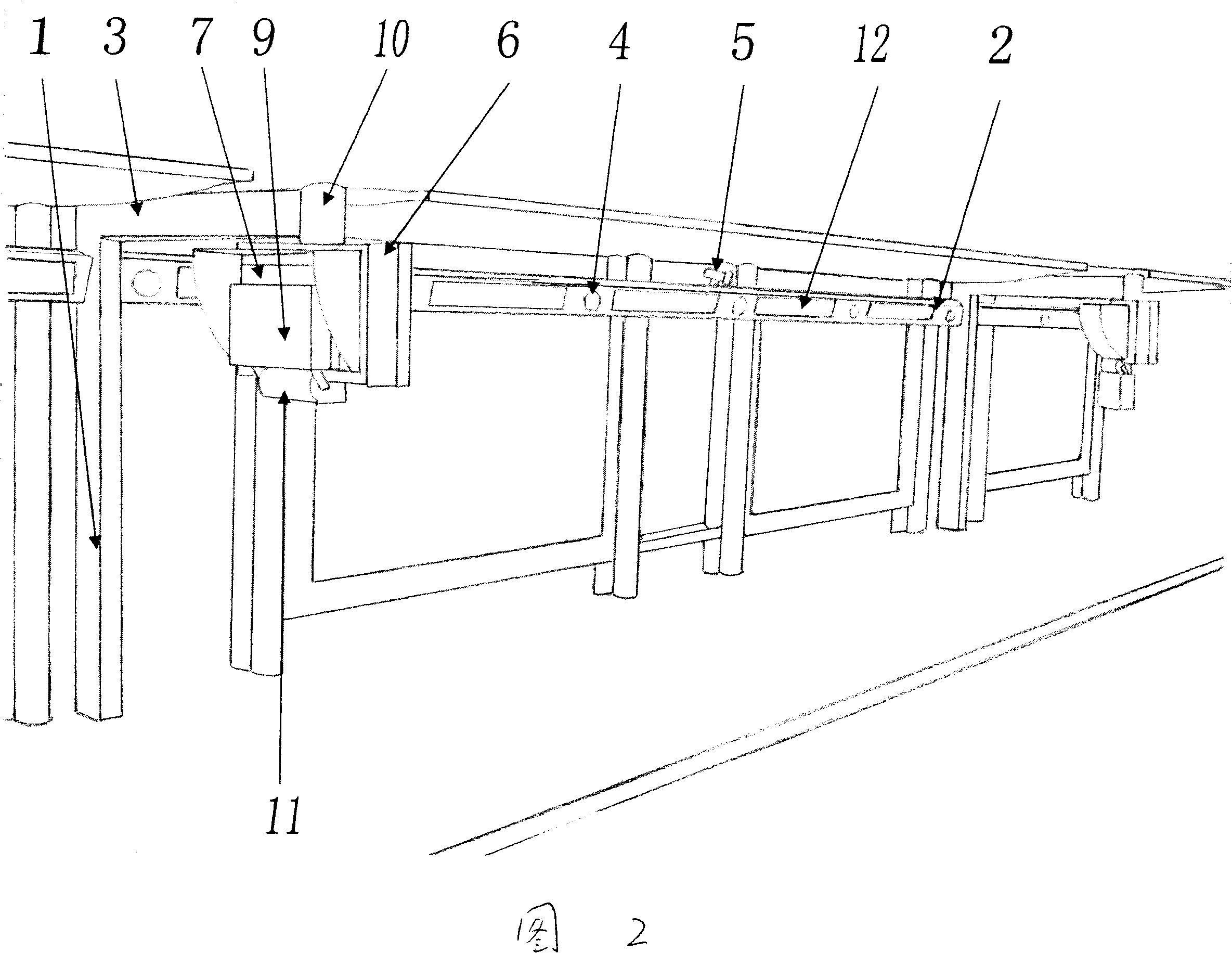 Video broadcast and information query integrated device at bus station