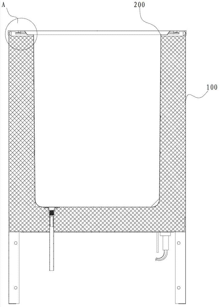 Freezer and inner container assembly thereof