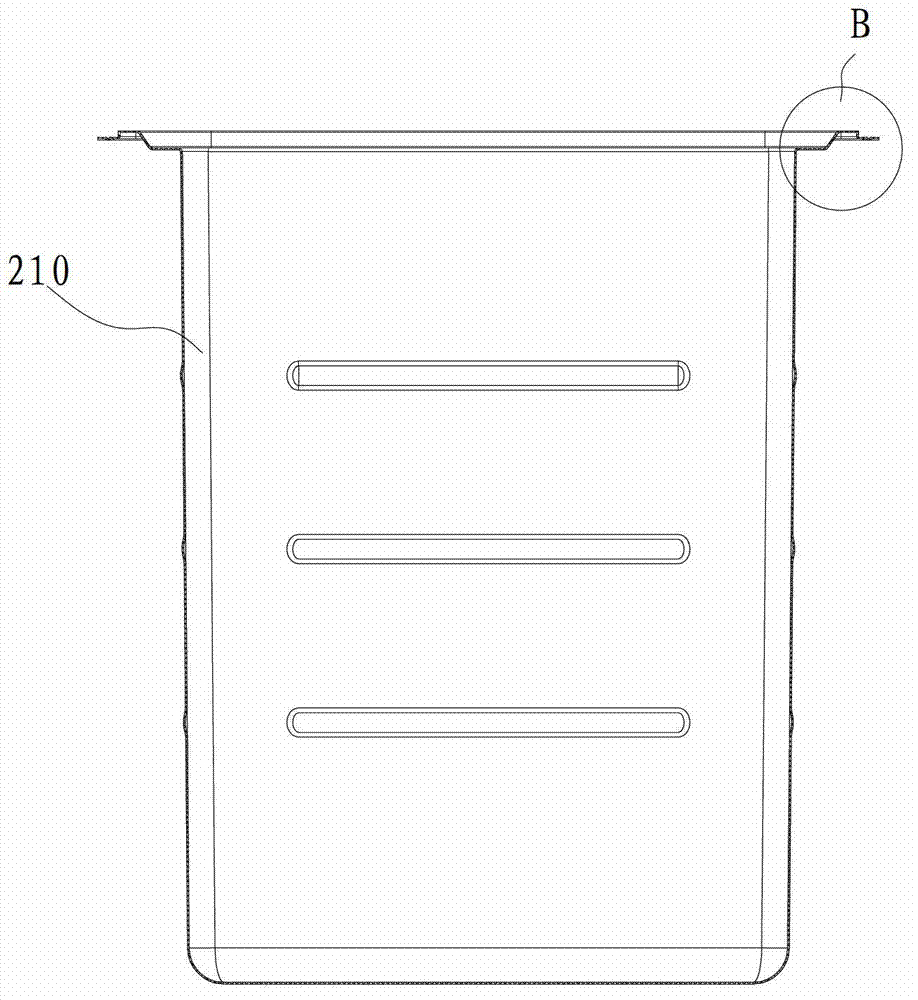 Freezer and inner container assembly thereof