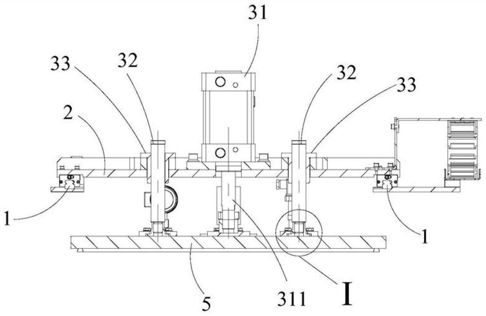 Vacuum tank cover opening paint dipping device