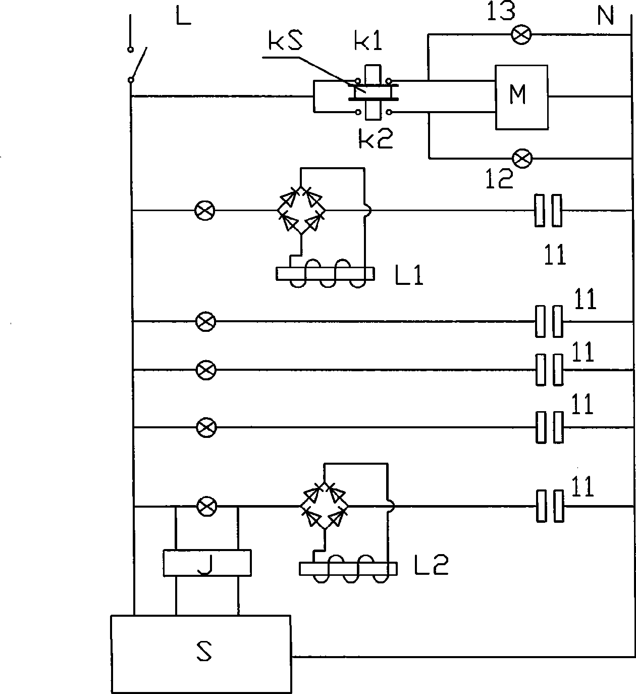 Automatic dedusting solar water heater