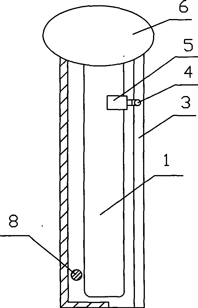 Automatic dedusting solar water heater