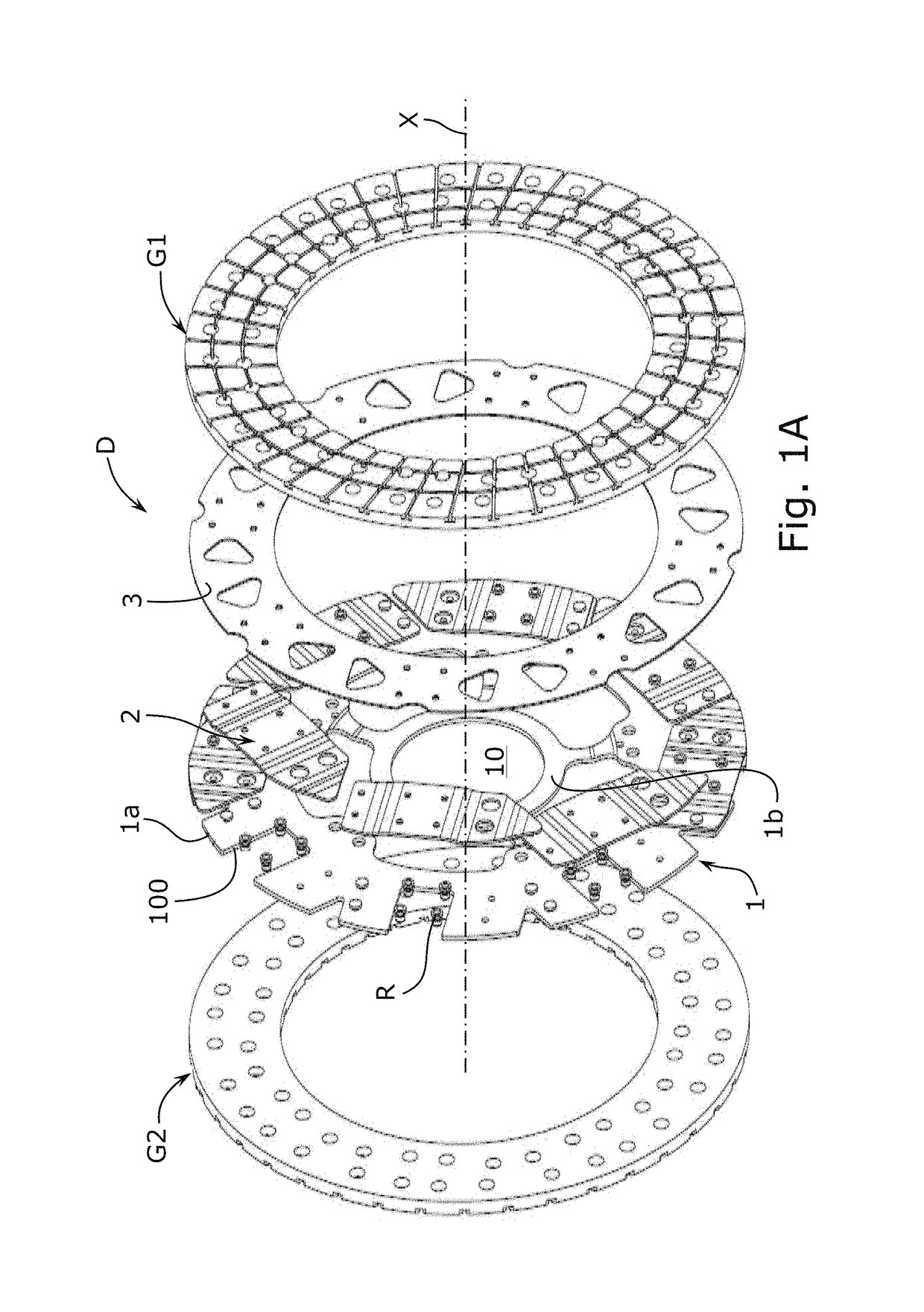 Progressivity device for clutch friction disk, and friction disk comprising such device