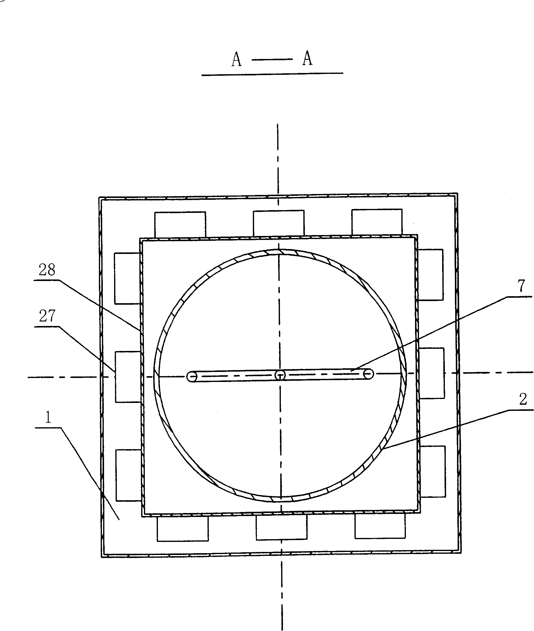 Decompressed microwave extraction device and method for extracting plant effective ingredient