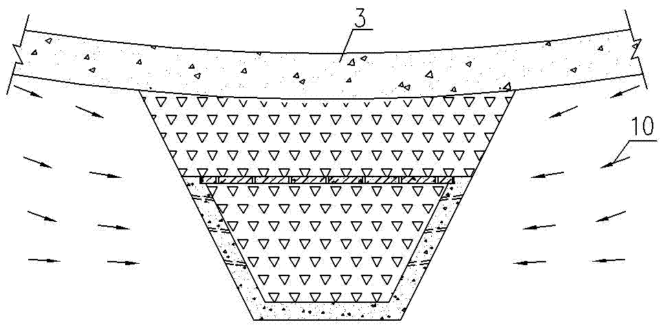 Tunnel structure for expansible stratum