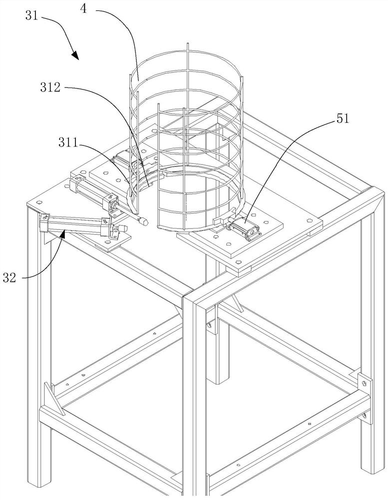 Tighten the hoop device after the drum is covered