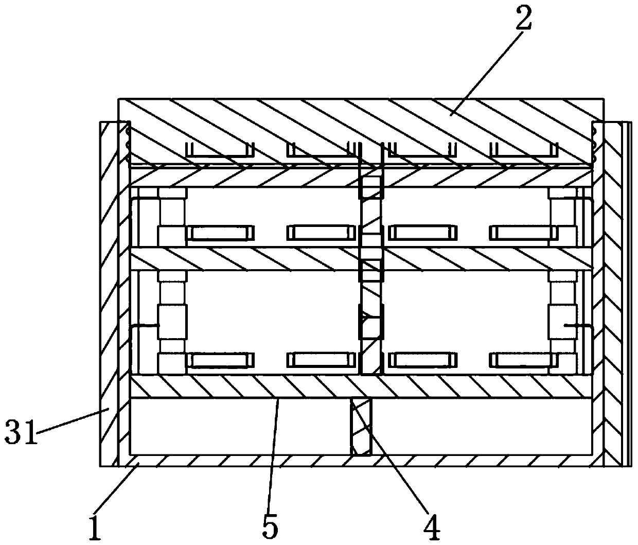 Food packaging box with protection function