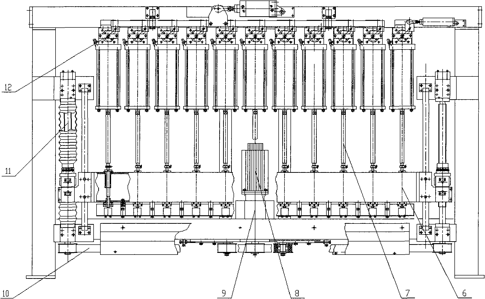 Self-calibration linear displacement type filling machine for liquid