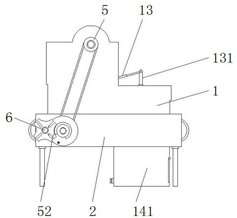 A semi-finished product cutting device for aquatic products