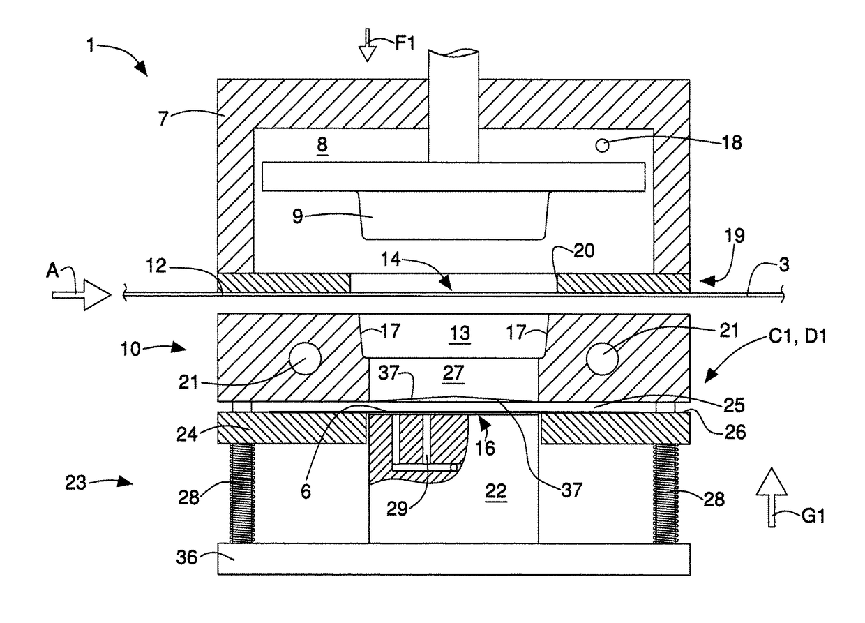 Apparatus for forming and labeling an object and object so obtained