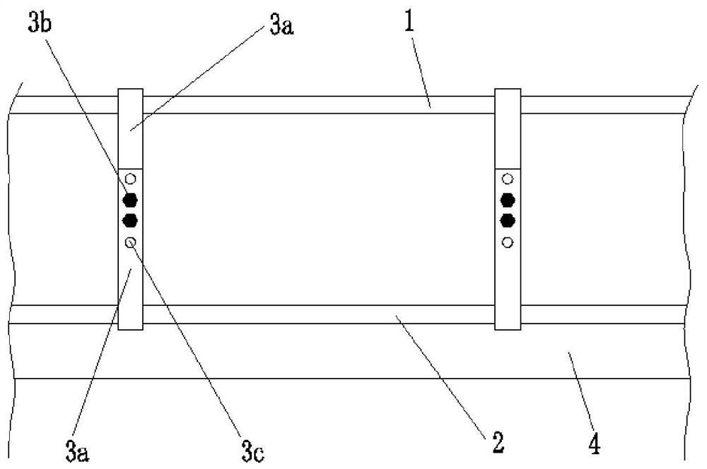 Integrated pouring formwork for sound barrier foundation and box girder