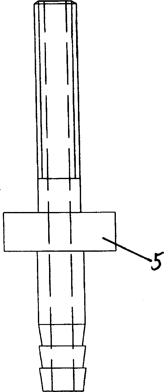 Pressure reducing wetting bucket and pressure reducing storage system including said wetting bucket