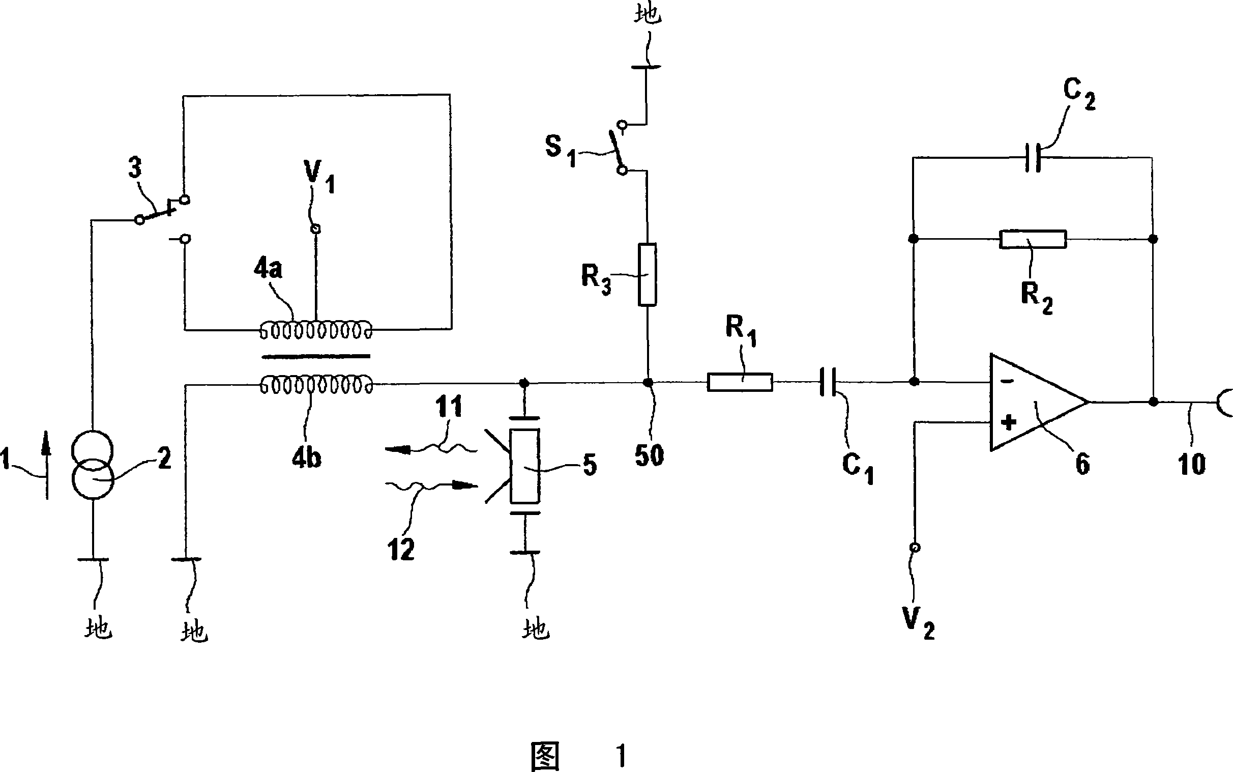 Device and method for attenuating an anti-resonant circuit