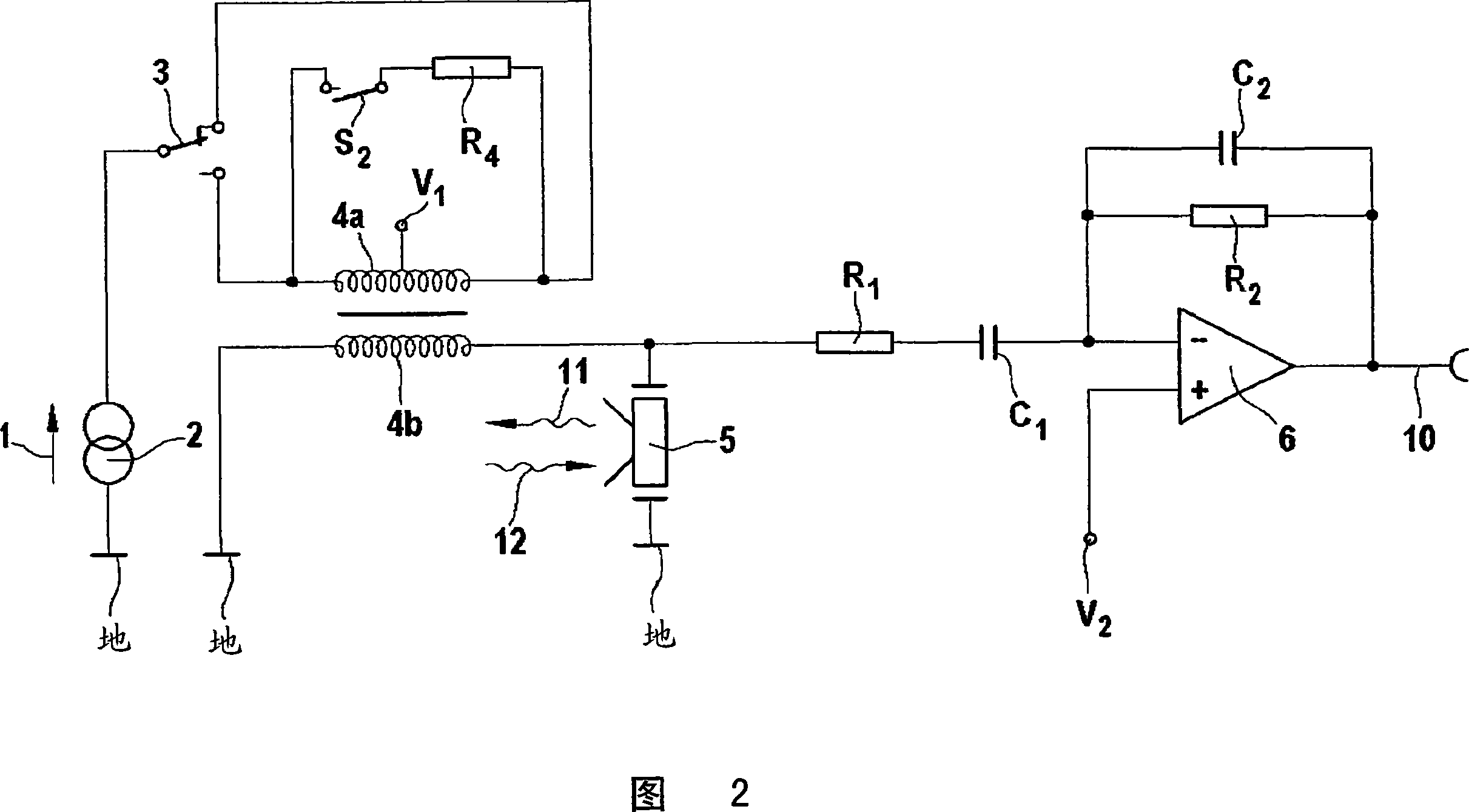 Device and method for attenuating an anti-resonant circuit