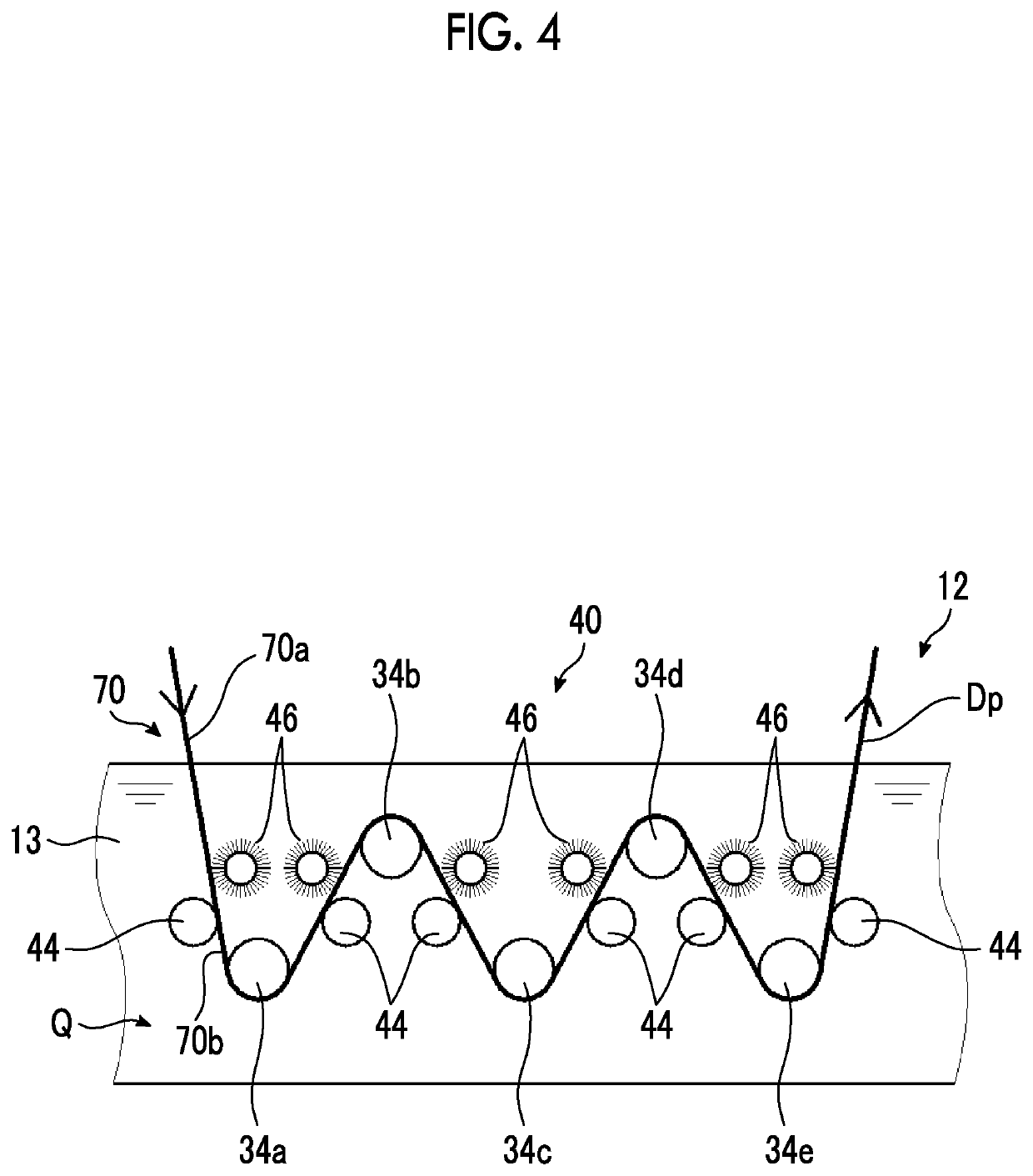 Conveying type washing device